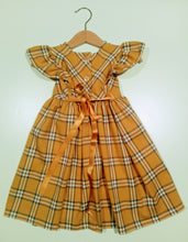 Load image into Gallery viewer, Dress with curled sleeve in wool