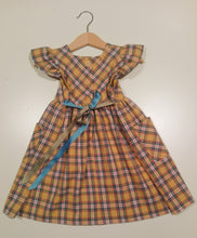 Load image into Gallery viewer, Dress with curled sleeve in wool