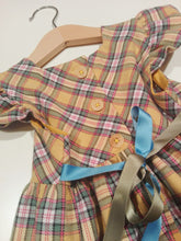 Load image into Gallery viewer, Dress with curled sleeve in wool