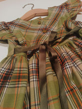 Load image into Gallery viewer, Dress with curled sleeve in wool
