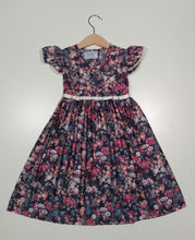 Load image into Gallery viewer, Dress with curled sleeve romantic style with lace