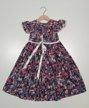 Load image into Gallery viewer, Dress with curled sleeve romantic style with lace