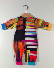 Load image into Gallery viewer, Onesie in cotton with psychedelic pattern
