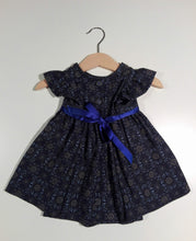Load image into Gallery viewer, Dress with curled sleeve in cool wool