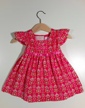 Load image into Gallery viewer, Dress with curled sleeve in corduroy