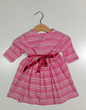 Load image into Gallery viewer, Dress with long sleeves curled in the waist