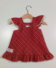 Load image into Gallery viewer, Trapeze dress with curled sleeves and lace