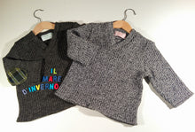 Load image into Gallery viewer, V-necked warm wintersweater in wool