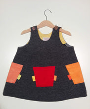 Load image into Gallery viewer, Trapeze Dress in wool with colorful pockets
