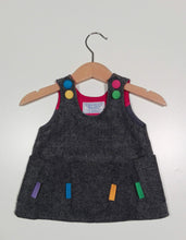 Load image into Gallery viewer, Trapeze Dress in wool with 4 buttons
