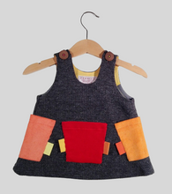 Load image into Gallery viewer, Trapeze Dress in wool with colorful pockets
