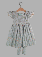 Load image into Gallery viewer, Dress with curled sleeve and wide belt with rabbits
