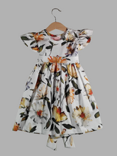 Load image into Gallery viewer, Dress with curled sleeves Yellow Flowers
