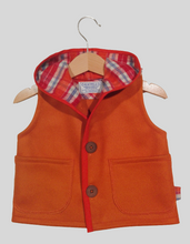 Load image into Gallery viewer, Vest in wool, brickred.
