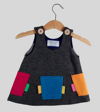 Load image into Gallery viewer, Trapeze Dress in wool with colorful pockets
