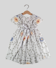Load image into Gallery viewer, Dress with wavy sleeves. Midsummerdream
