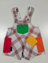 Load image into Gallery viewer, Short dungaree in cotton/linen with colored patches
