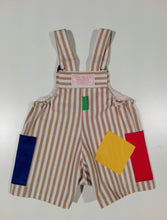 Load image into Gallery viewer, Short dungaree in cotton/linen with colored patches
