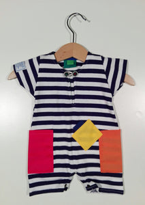 Short onesie in cotton with colored patches