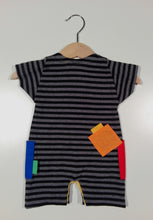 Load image into Gallery viewer, Short onesie in cotton with colored patches
