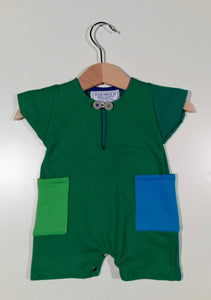 Short onesie in cotton with colored patches