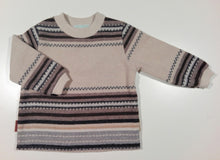 Load image into Gallery viewer, Warm winter sweater in wool with cuffs
