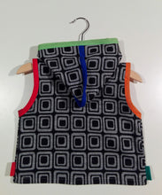 Load image into Gallery viewer, Vest in mixed cotton and wool
