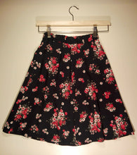 Load image into Gallery viewer, Skirt in Viscose
